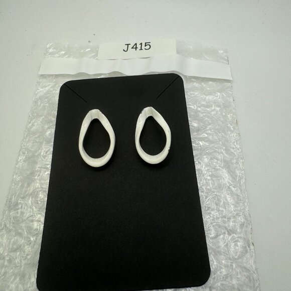 Vintage White Abstract Loop Earrings Post Back - Picture 6 of 6